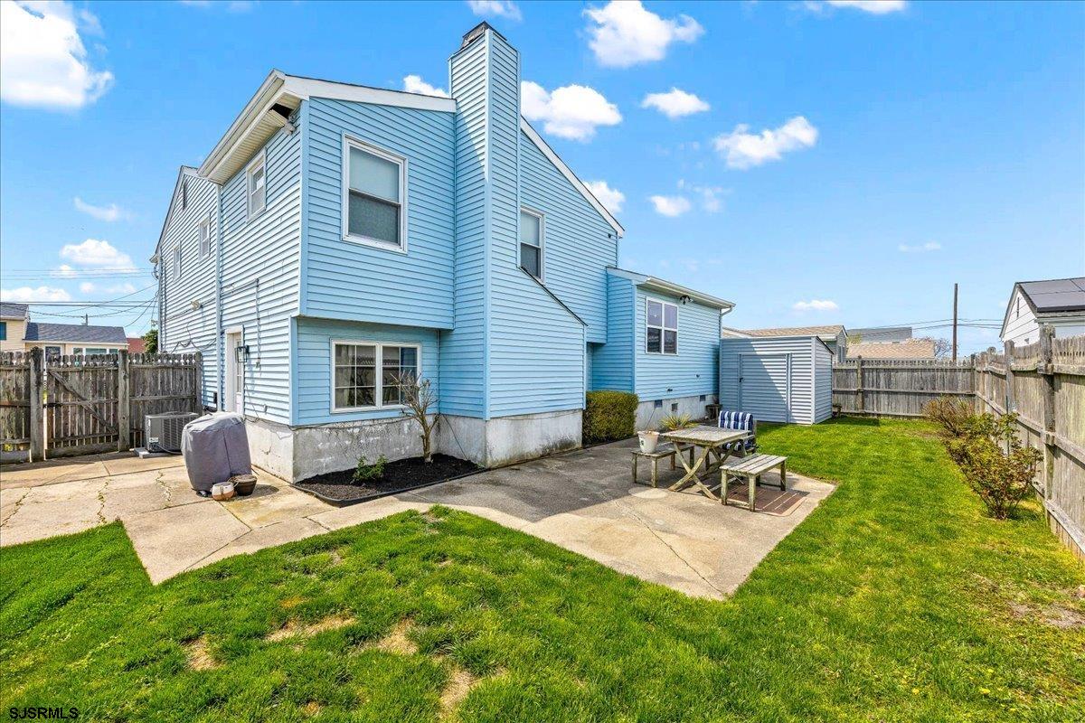 415 N Burghley Ave
