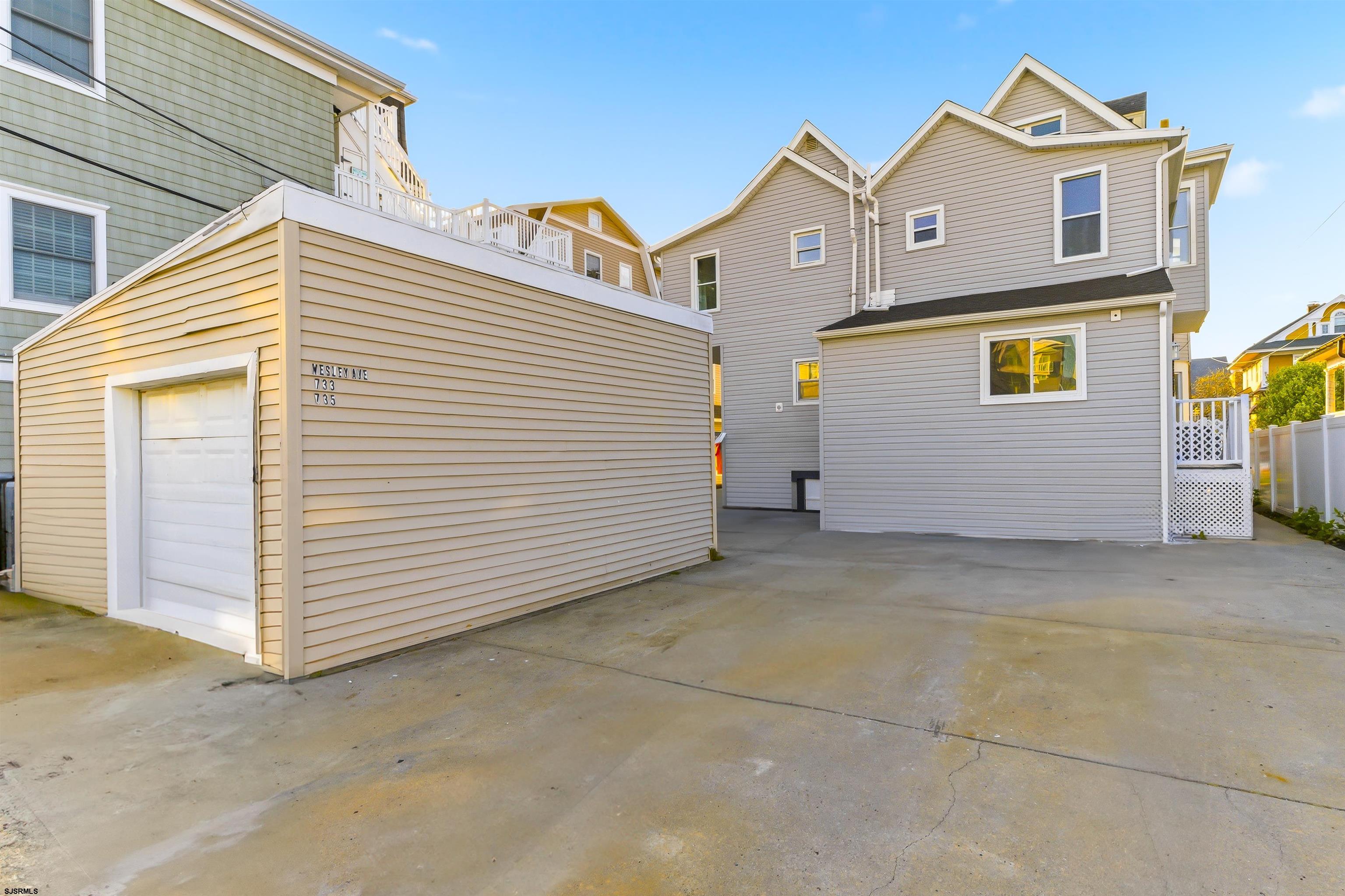 735 Wesley Ave