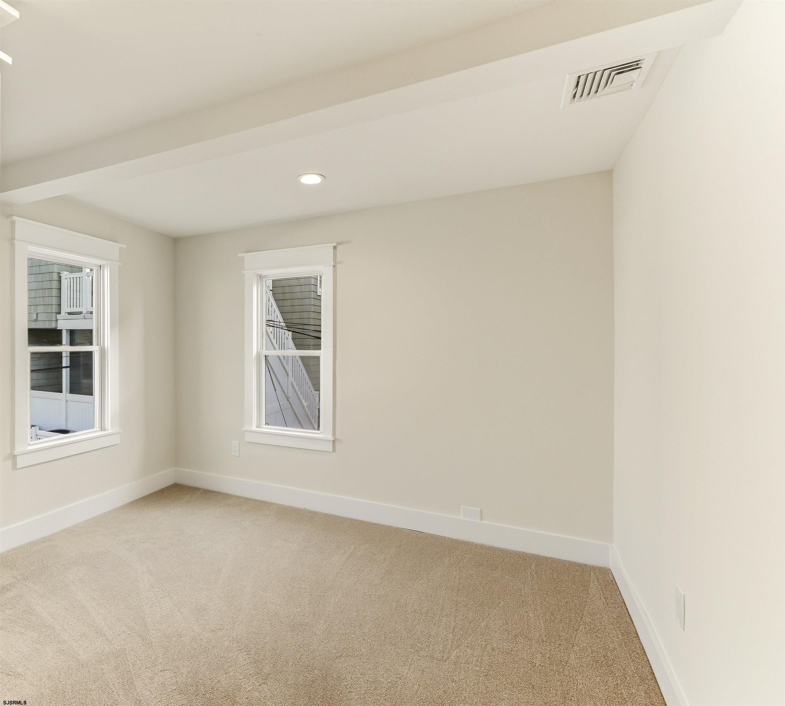 735 Wesley Ave