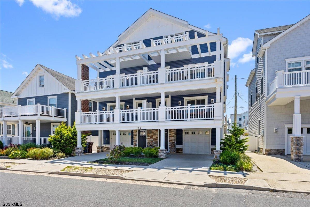 104 S New Haven Ave
