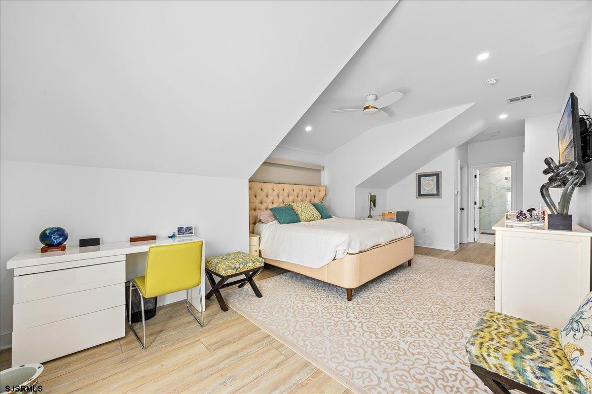104 S New Haven Ave