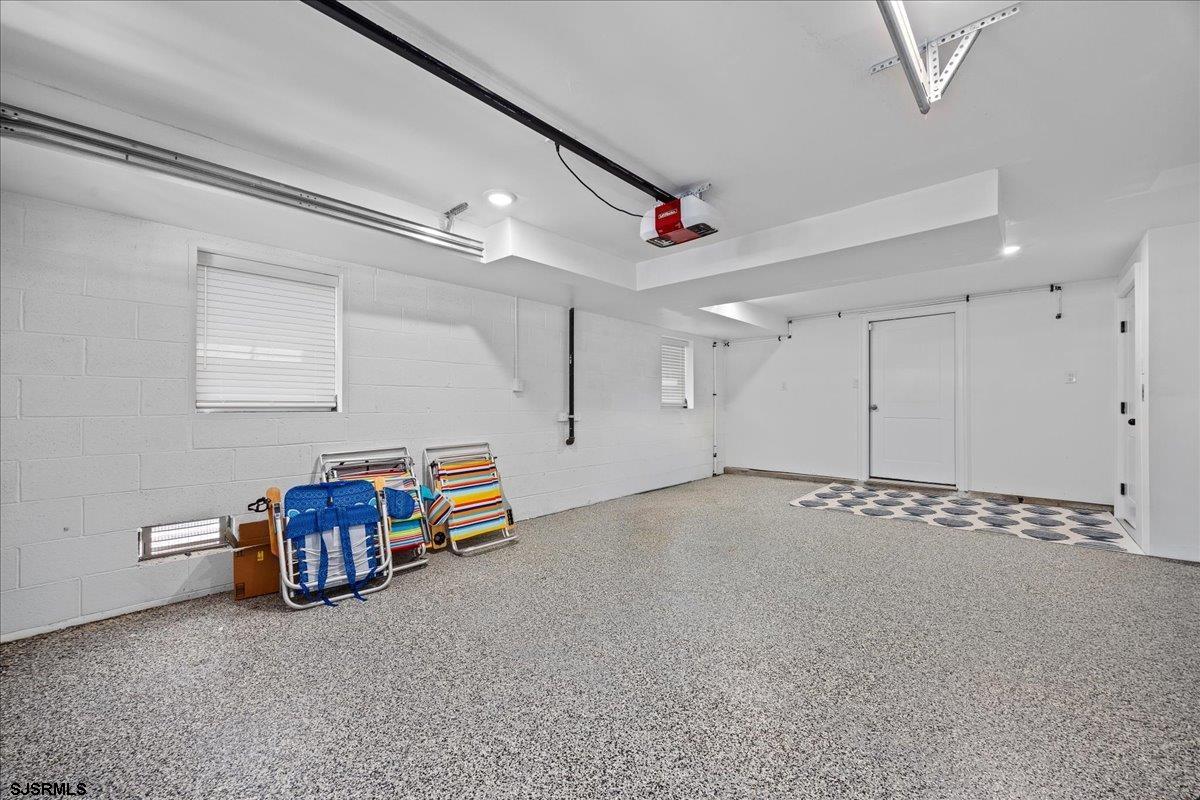 104 S New Haven Ave