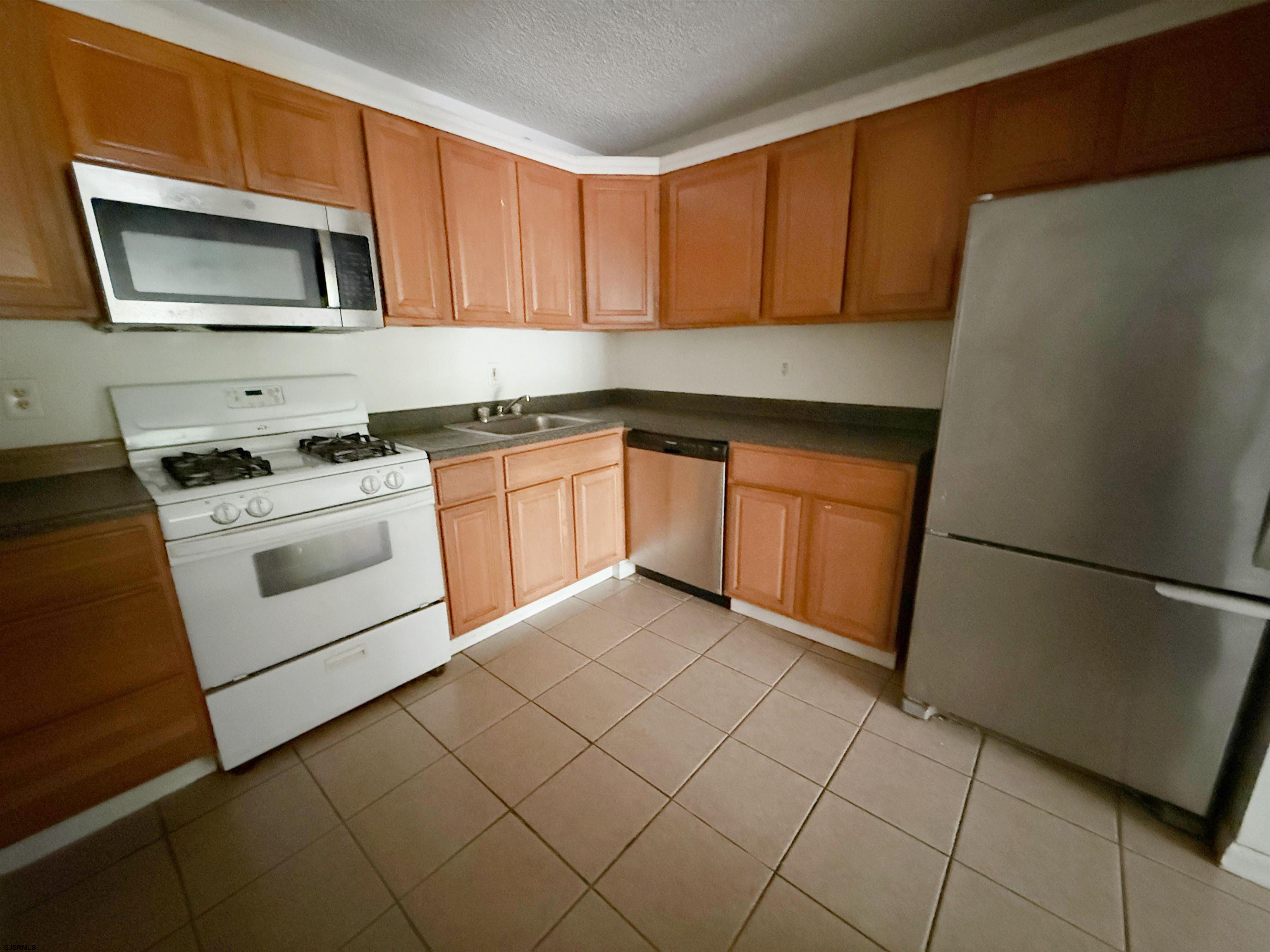172 Colonial Ct Unit: 172