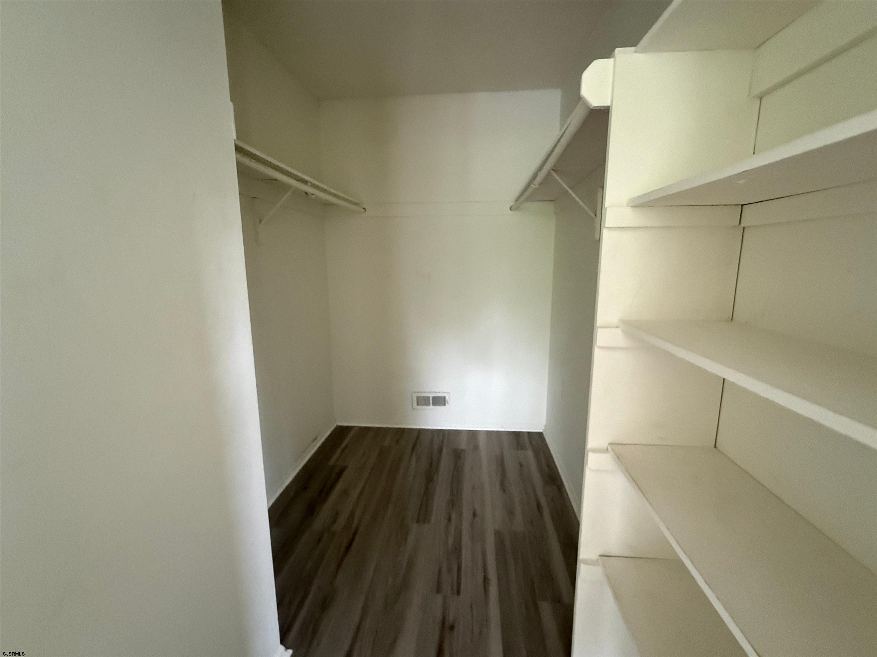 172 Colonial Ct Unit: 172