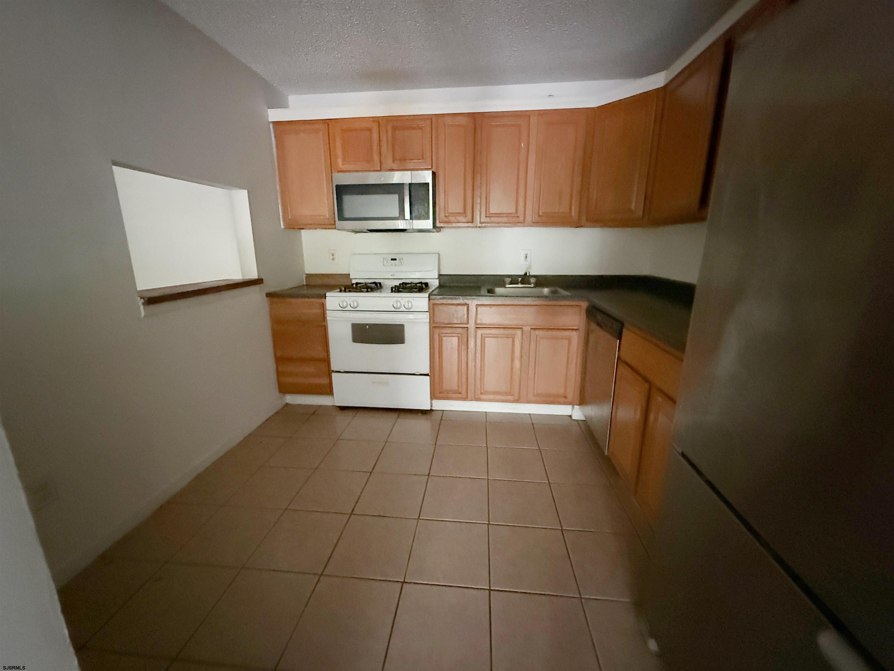 172 Colonial Ct Unit: 172