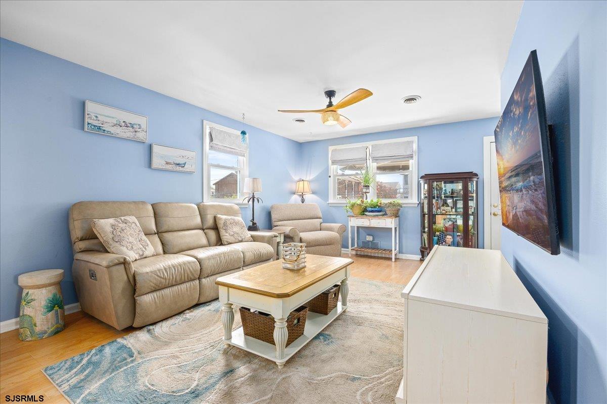 9309 Winchester Ave Unit: 200