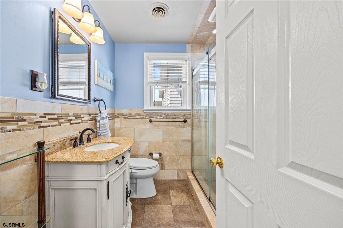 9309 Winchester Ave Unit: 200