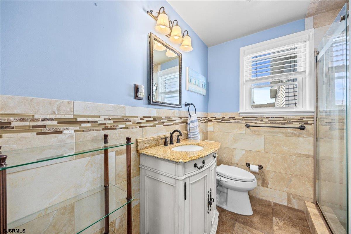 9309 Winchester Ave Unit: 200