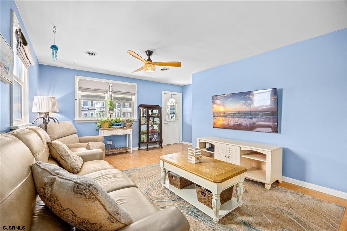 9309 Winchester Ave Unit: 200