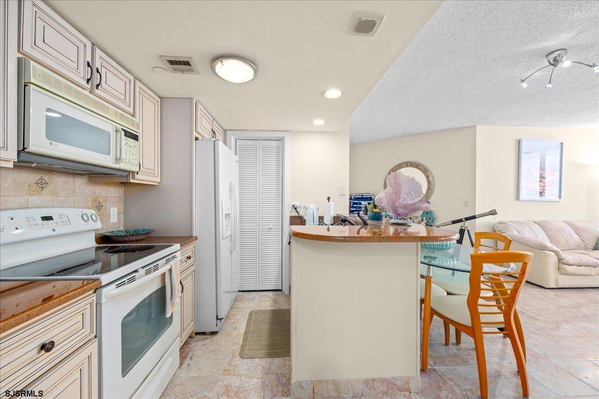 3851 Boardwalk Unit: 2109
