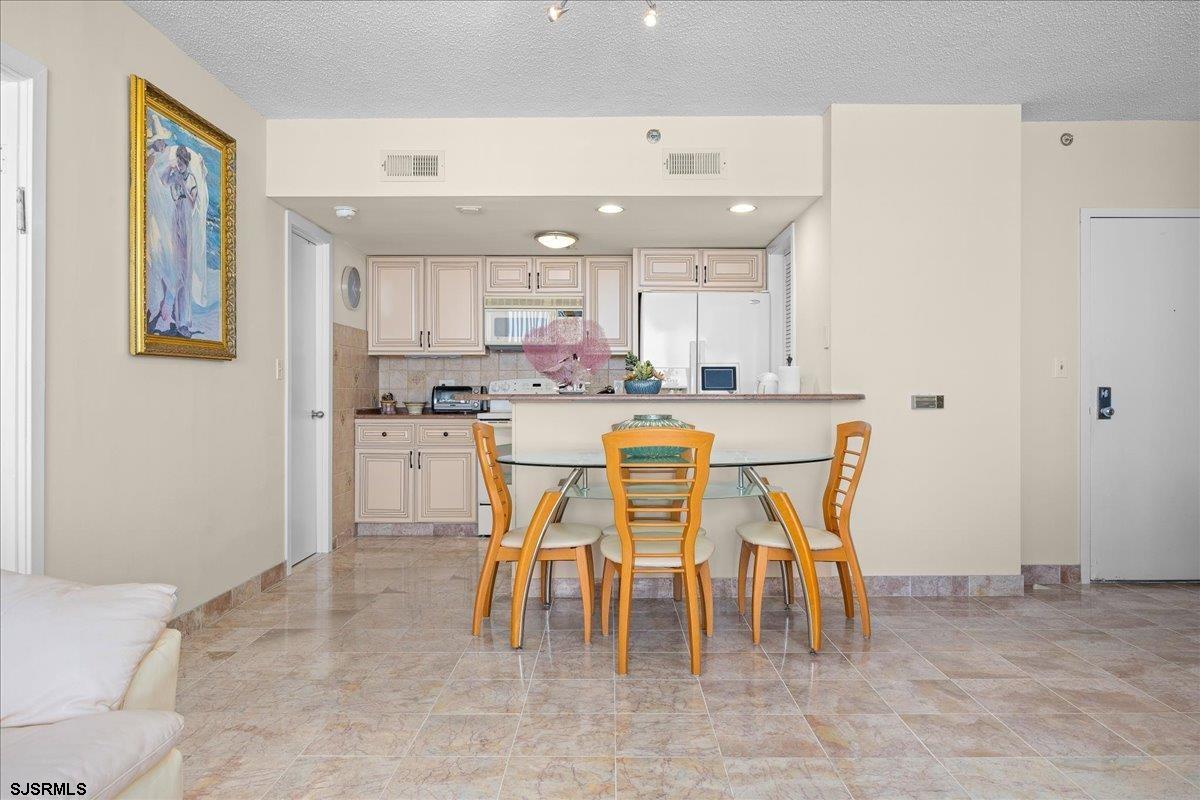 3851 Boardwalk Unit: 2109
