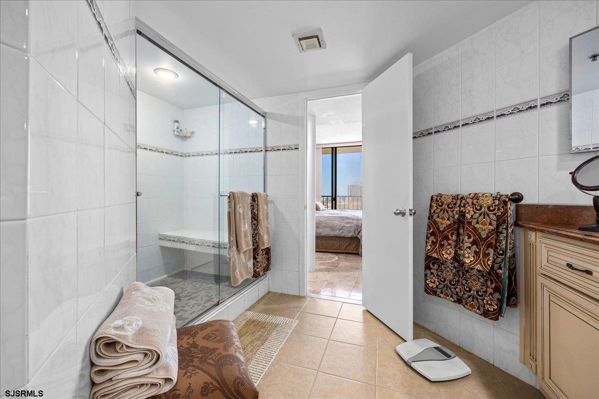 3851 Boardwalk Unit: 2109