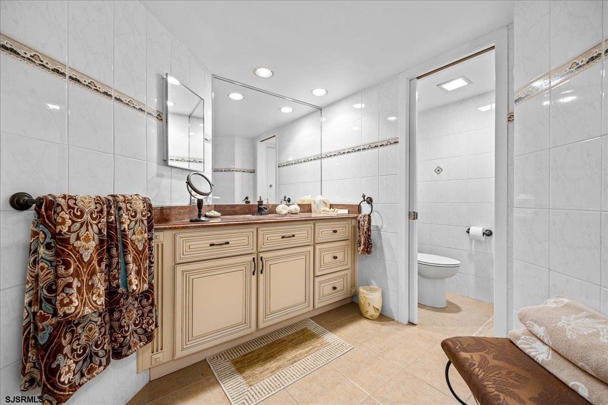 3851 Boardwalk Unit: 2109