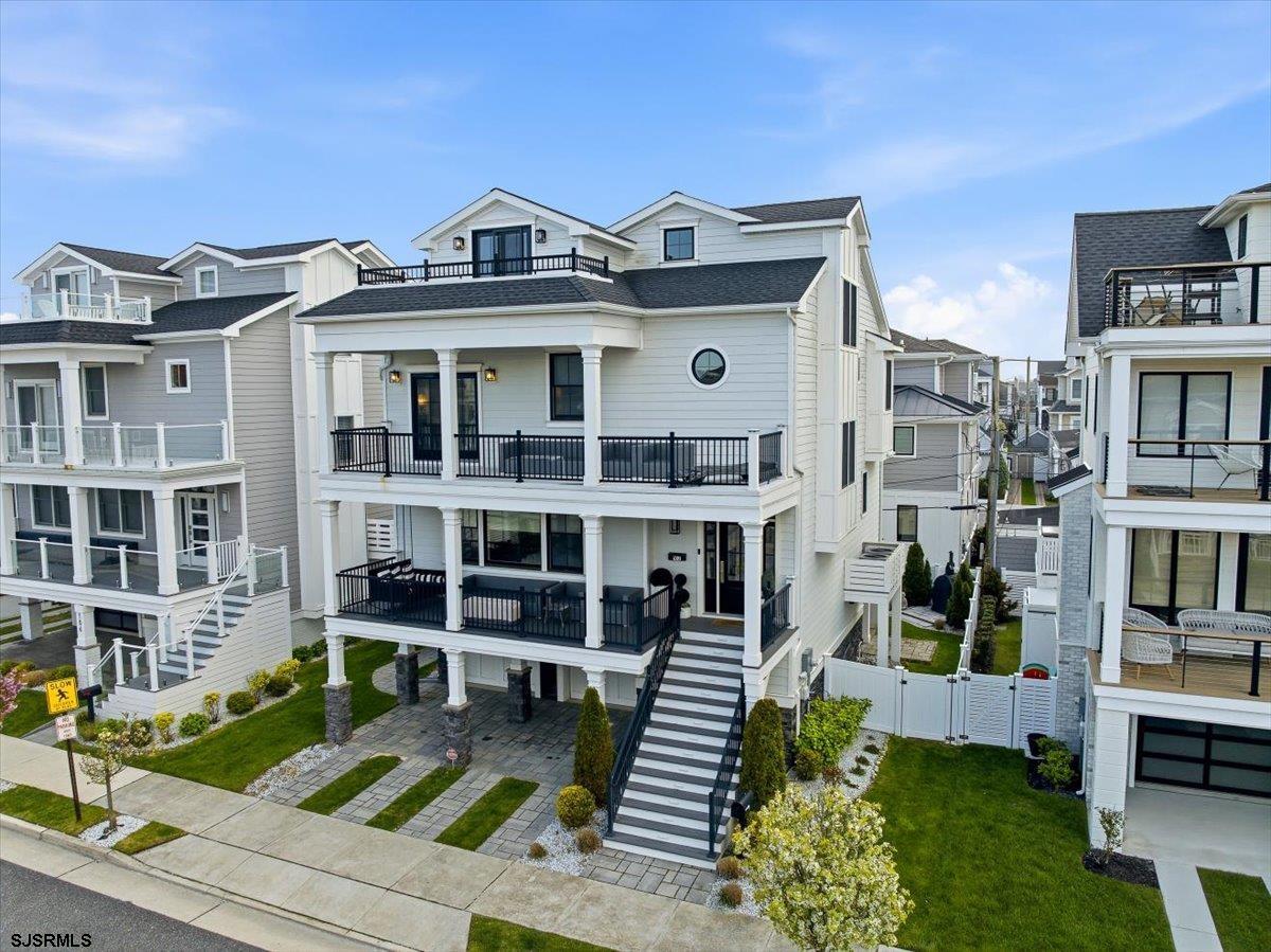 102 S Essex Ave