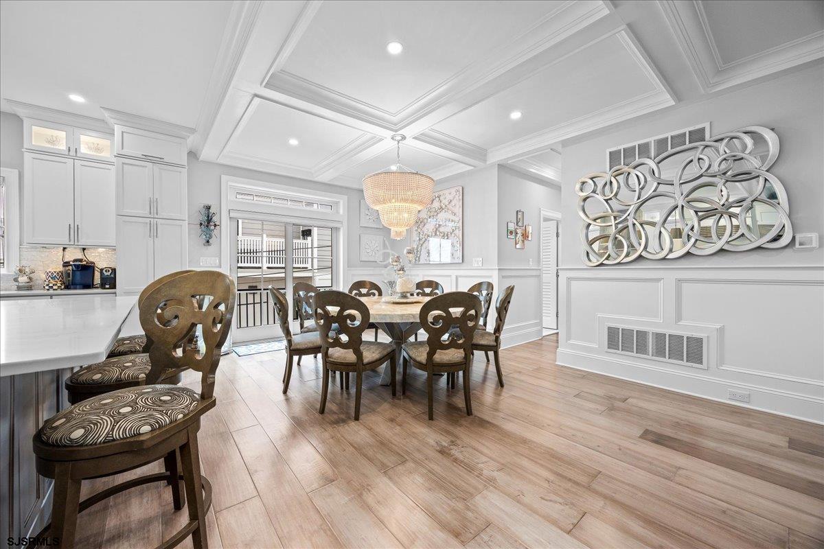 102 S Essex Ave