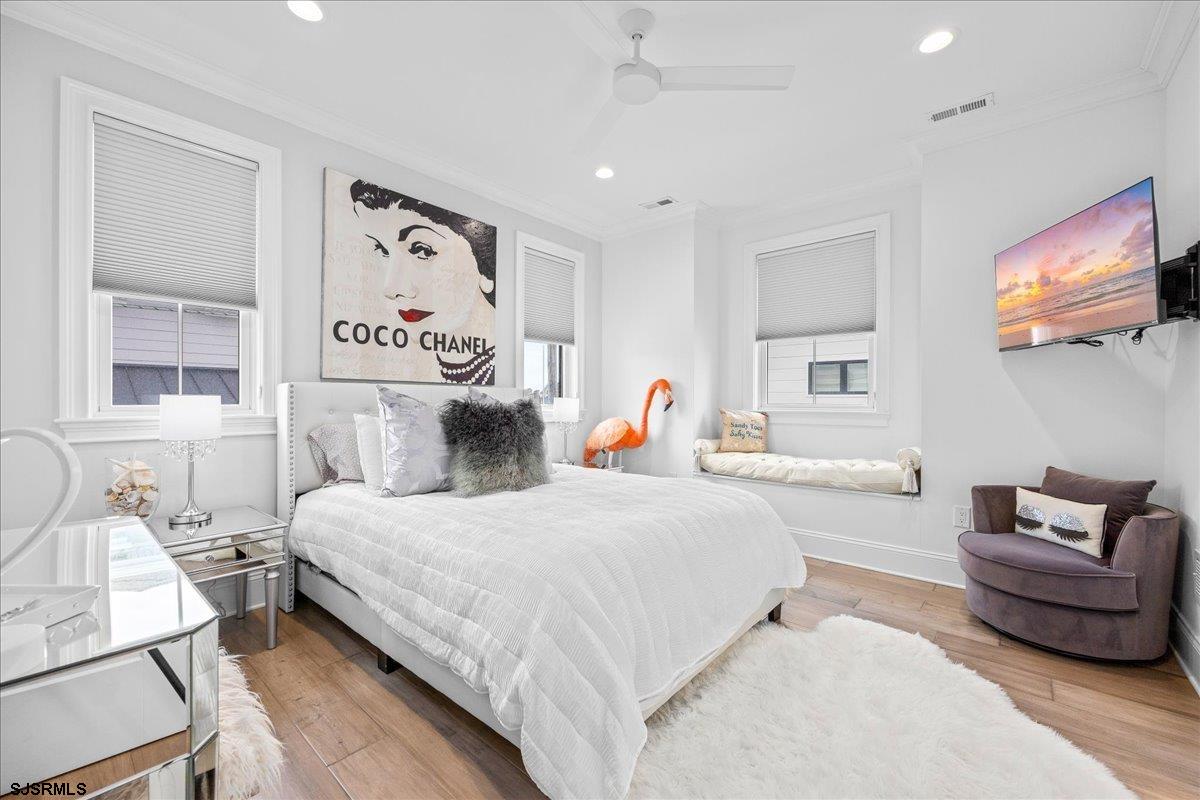 102 S Essex Ave