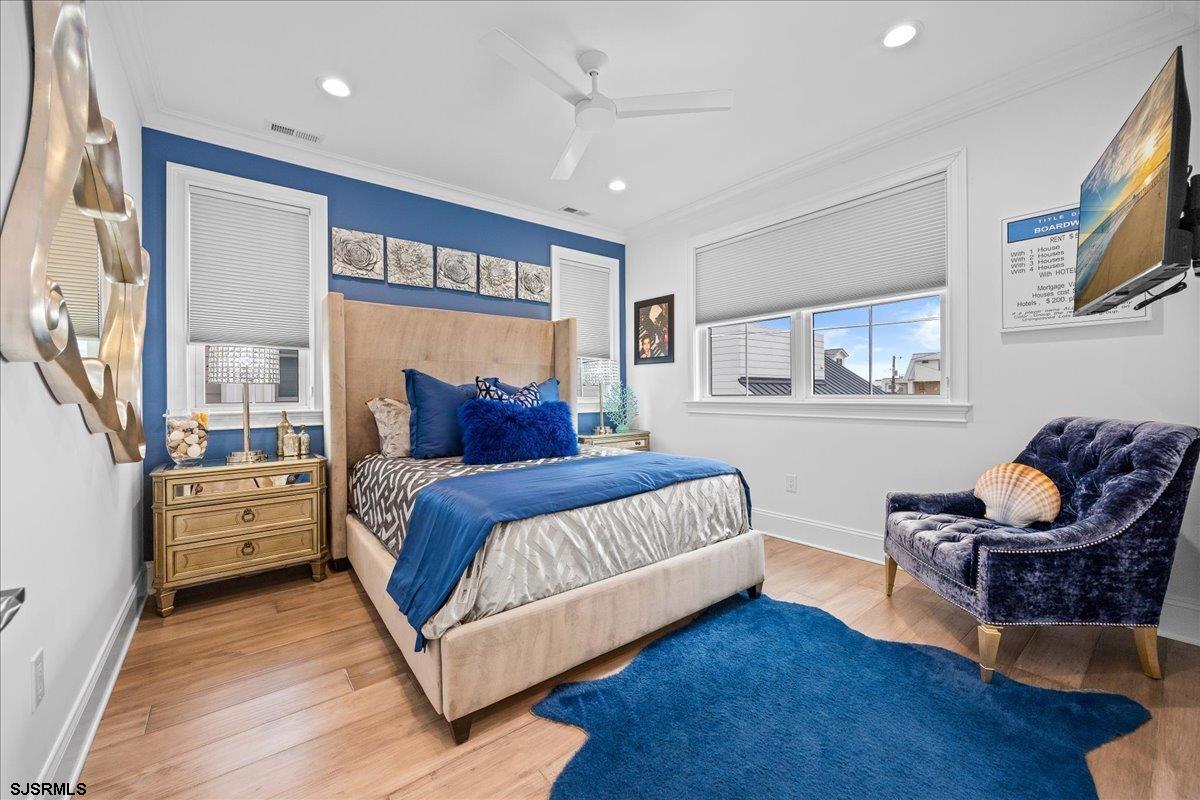102 S Essex Ave