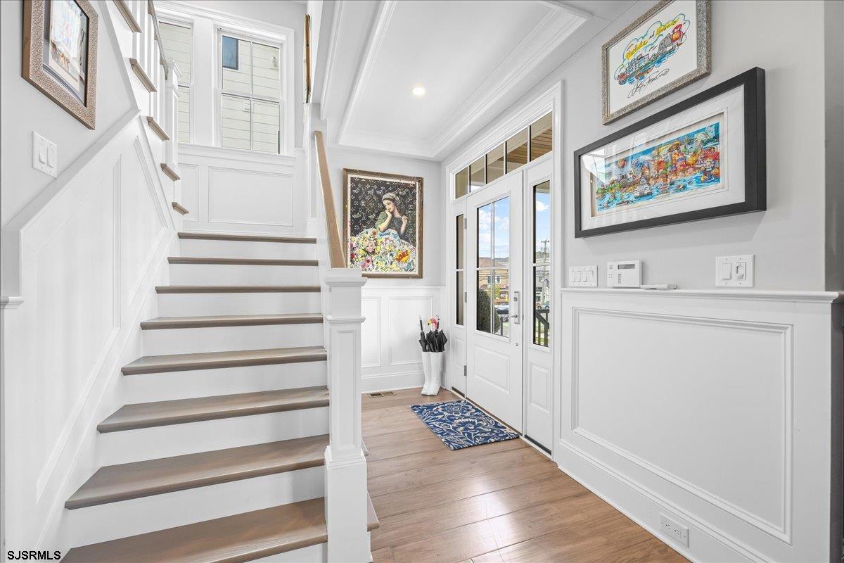 102 S Essex Ave