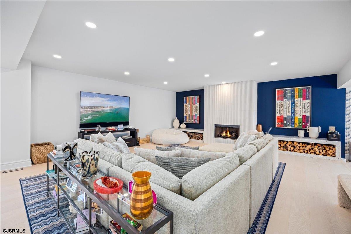 7506 Bayshore Dr