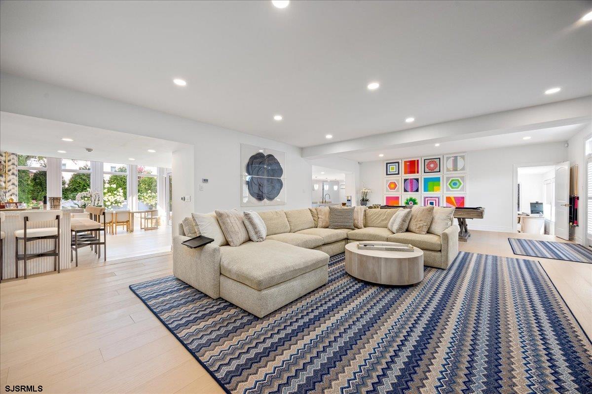 7506 Bayshore Dr