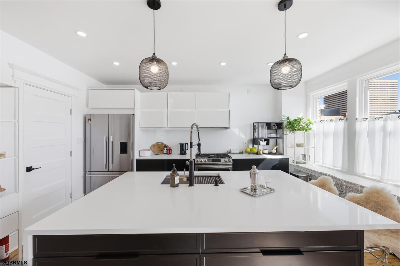 3 S Montpelier Ave