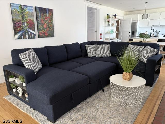 3 S Montpelier Ave