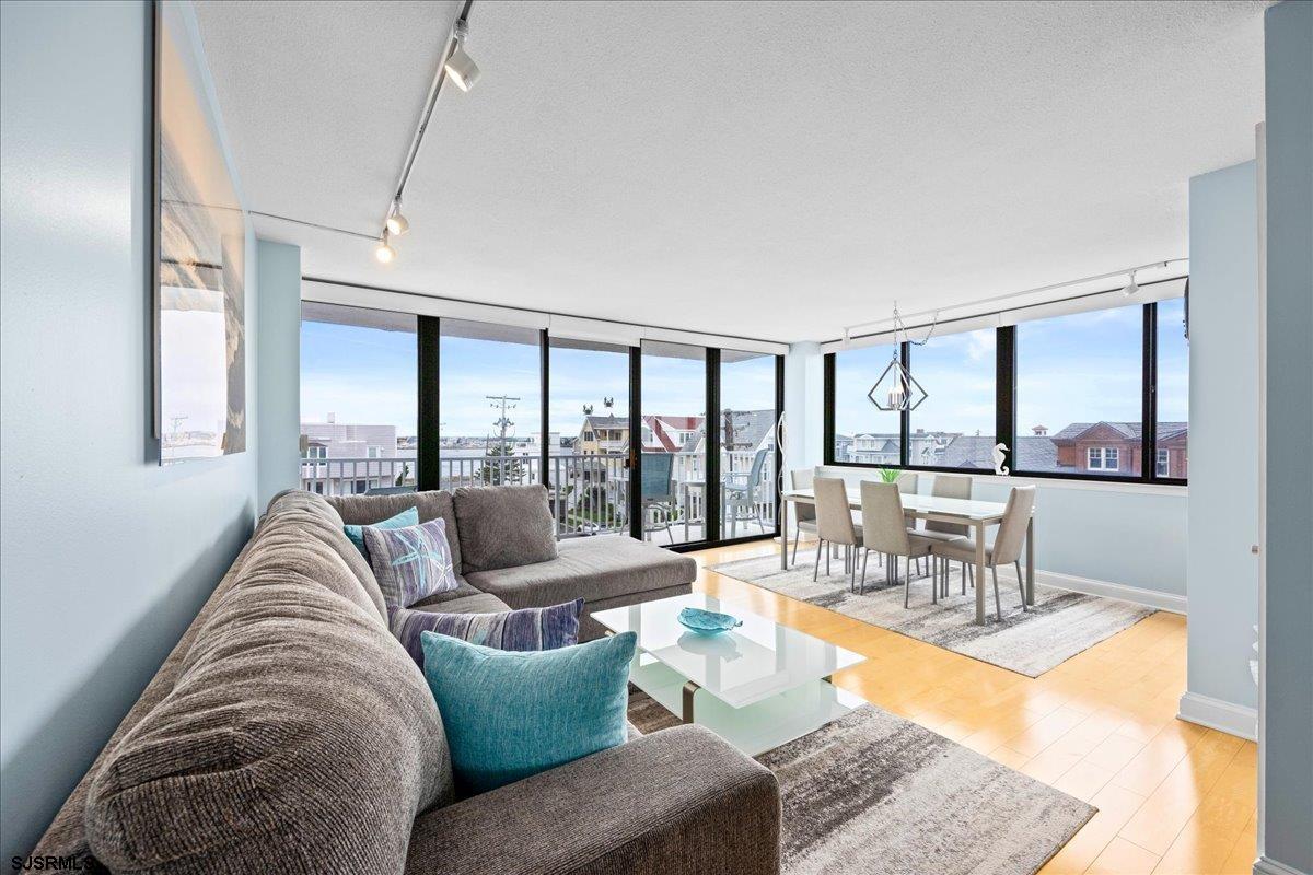 111 S 16th Ave Unit: 415