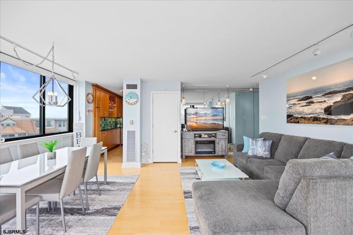 111 S 16th Ave Unit: 415