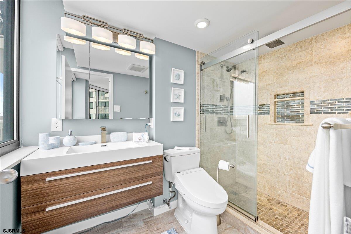 111 S 16th Ave Unit: 415