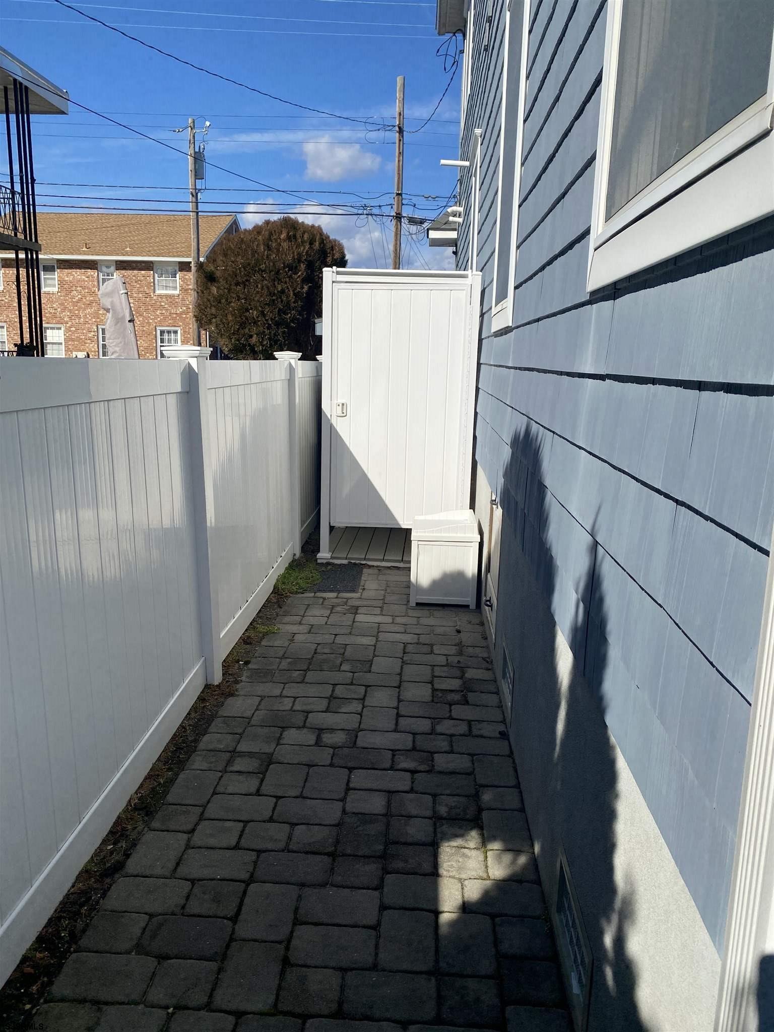 122 N Monroe Ave