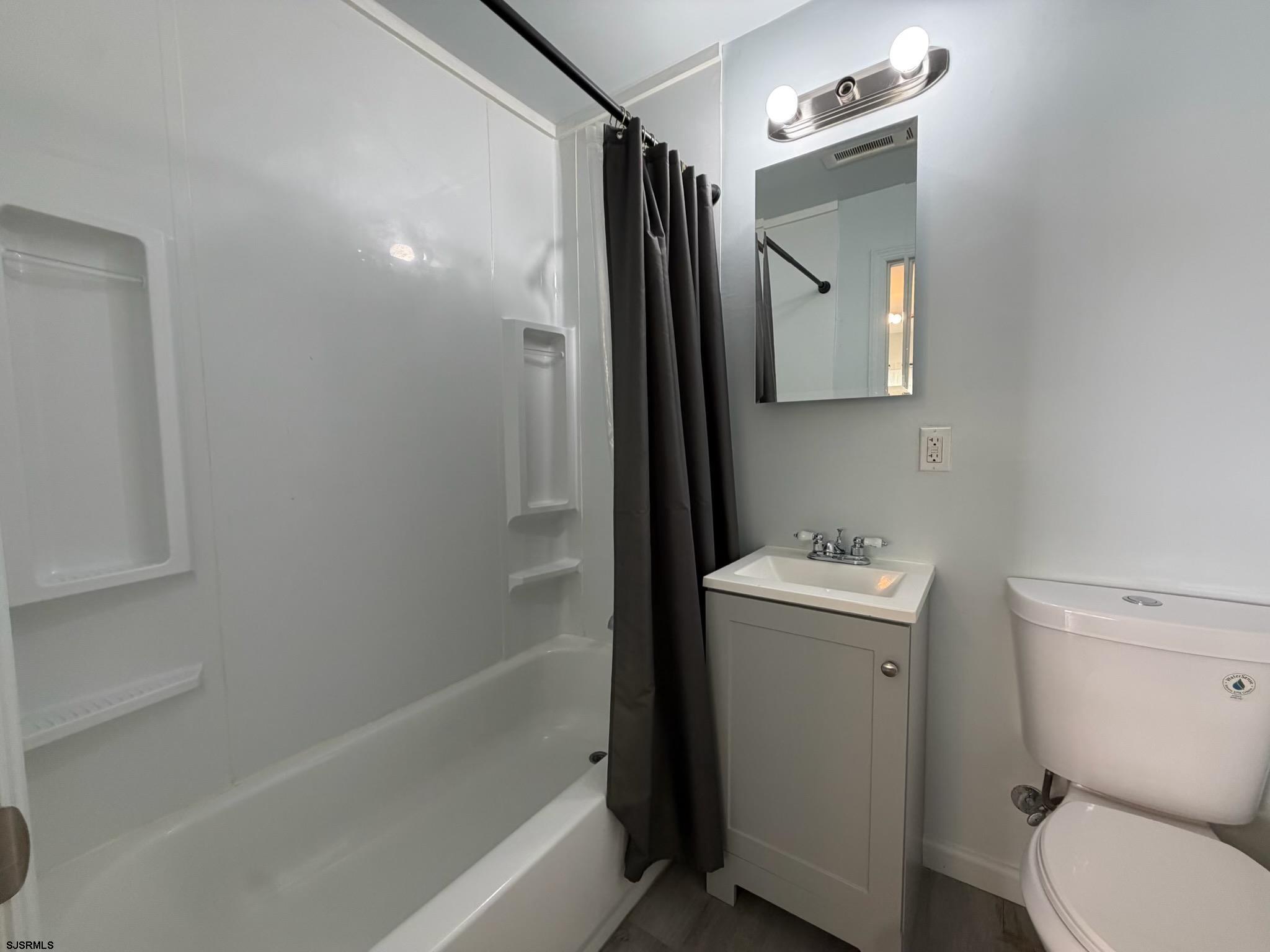3501 Pacific Unit: 84