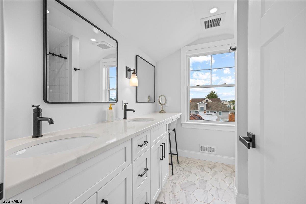 207 N Rumson Ave