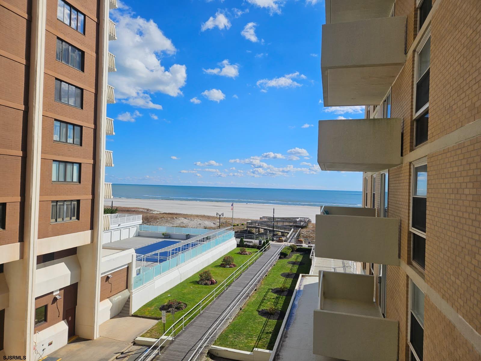 101 S Plaza Pl Unit: 402