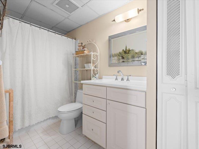 100 S Berkley Square Unit: 18D