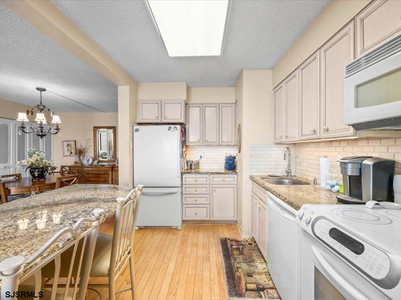 100 S Berkley Square Unit: 18D