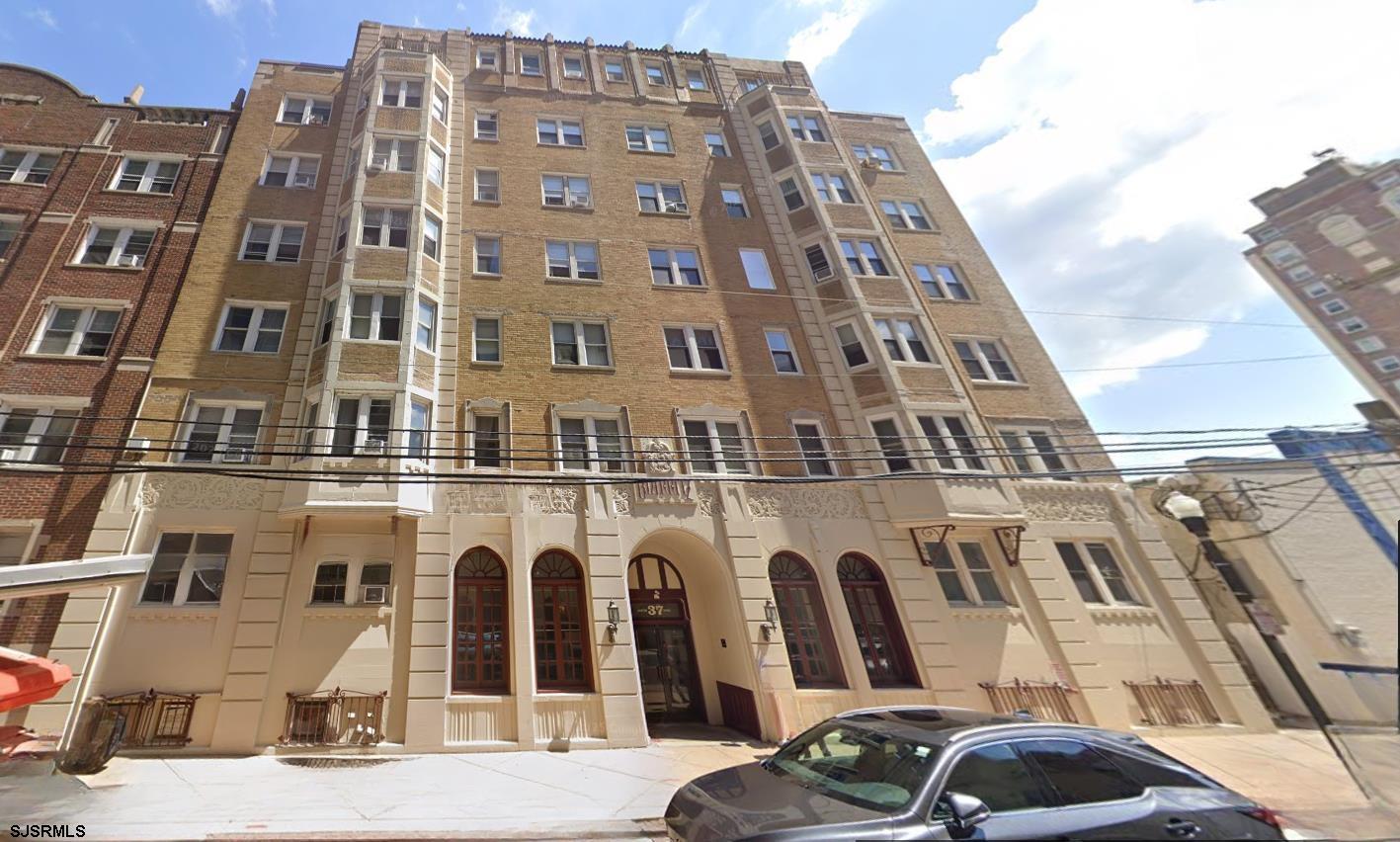 37 S Iowa Ave