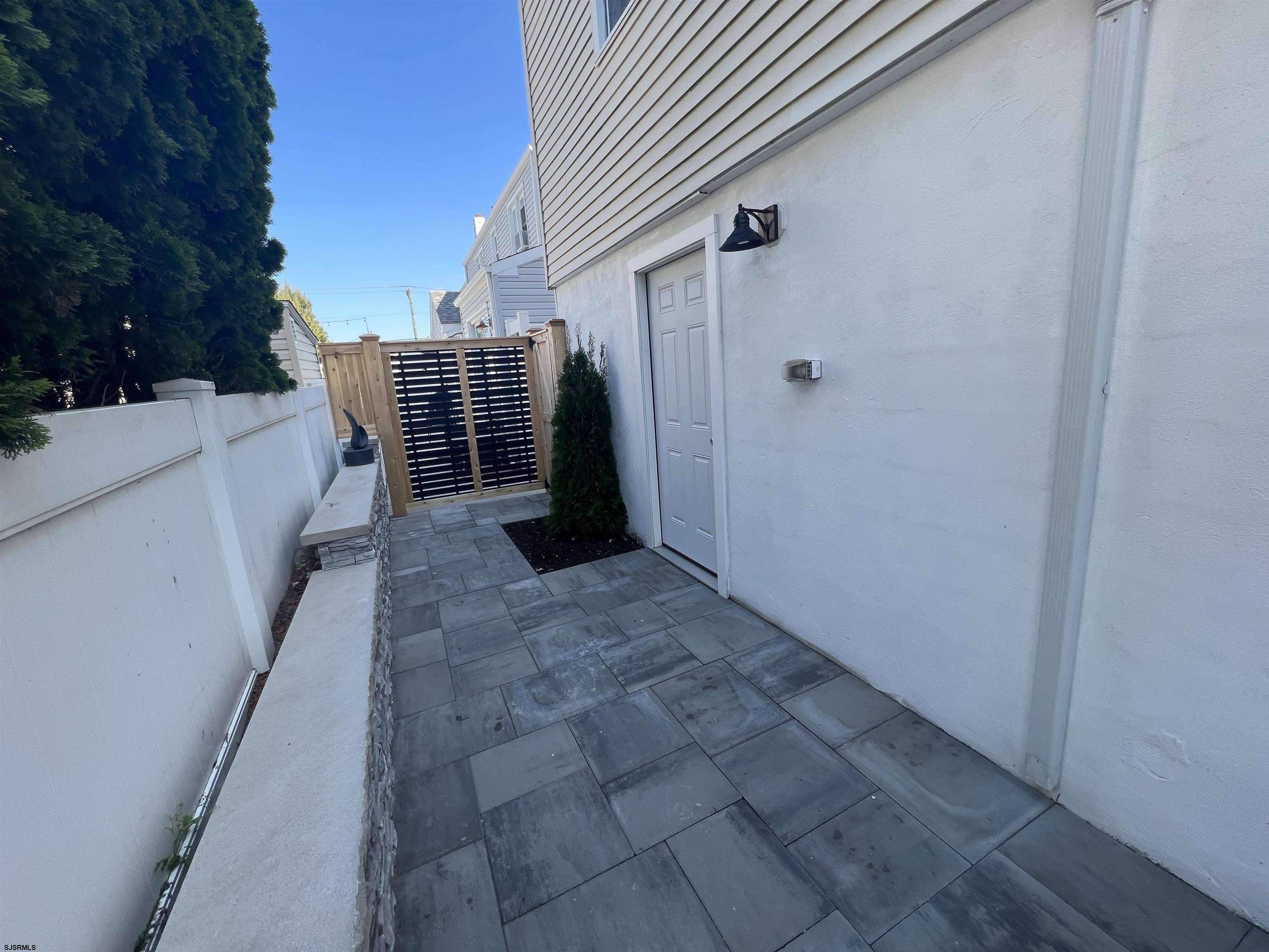 114 N Argyle Ave