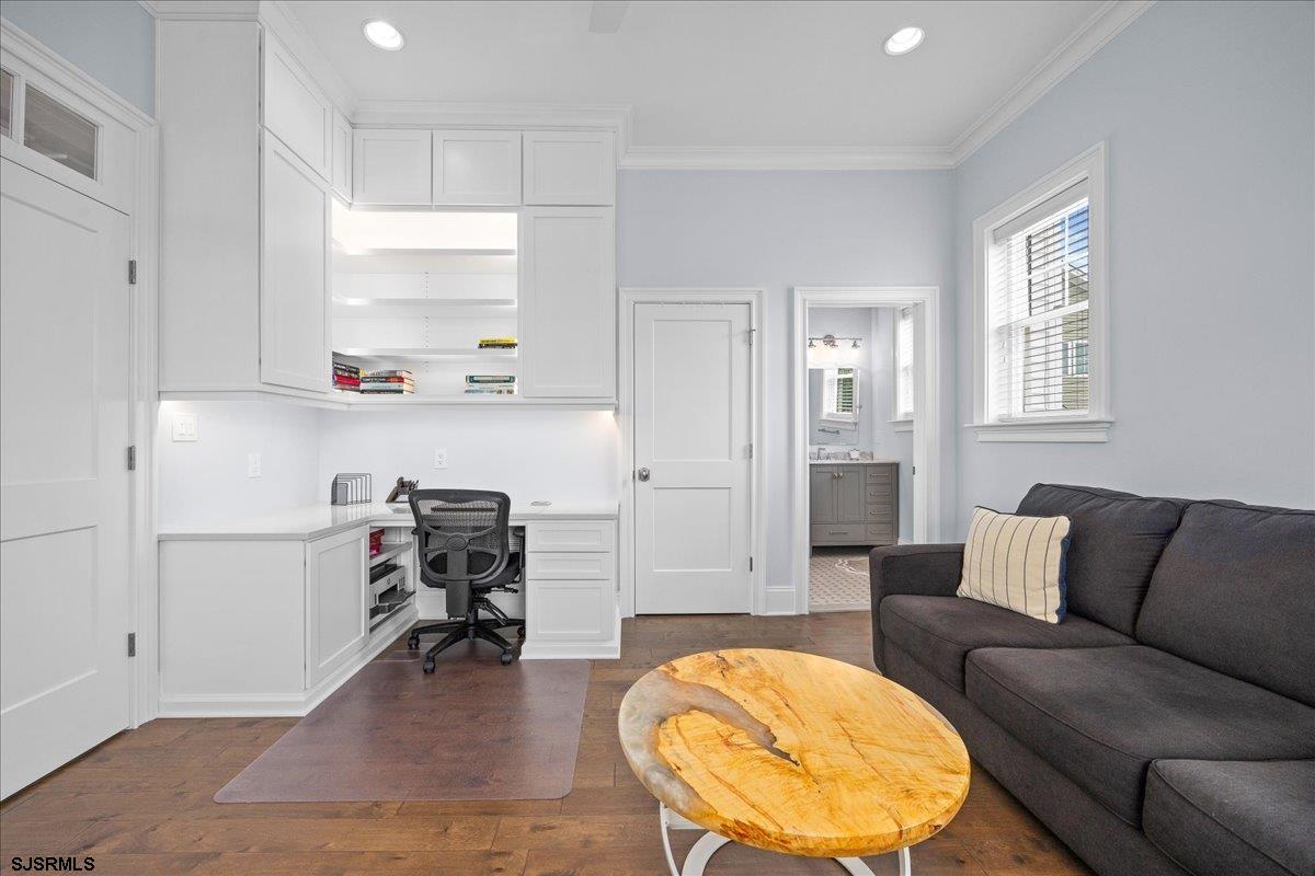 119 N Barclay Ave