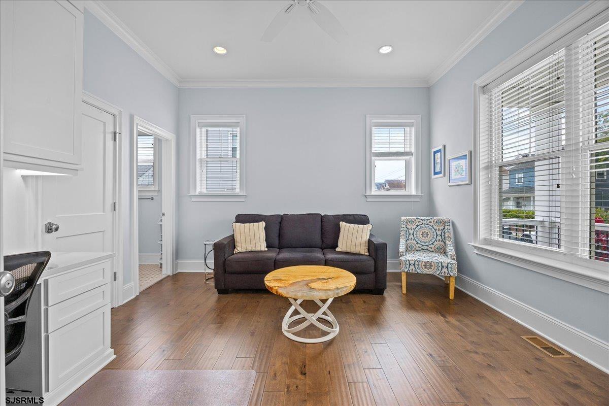119 N Barclay Ave