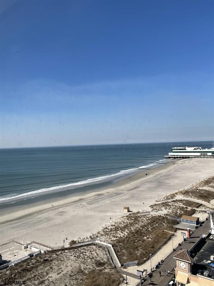 2721 Boardwalk Unit: 1517