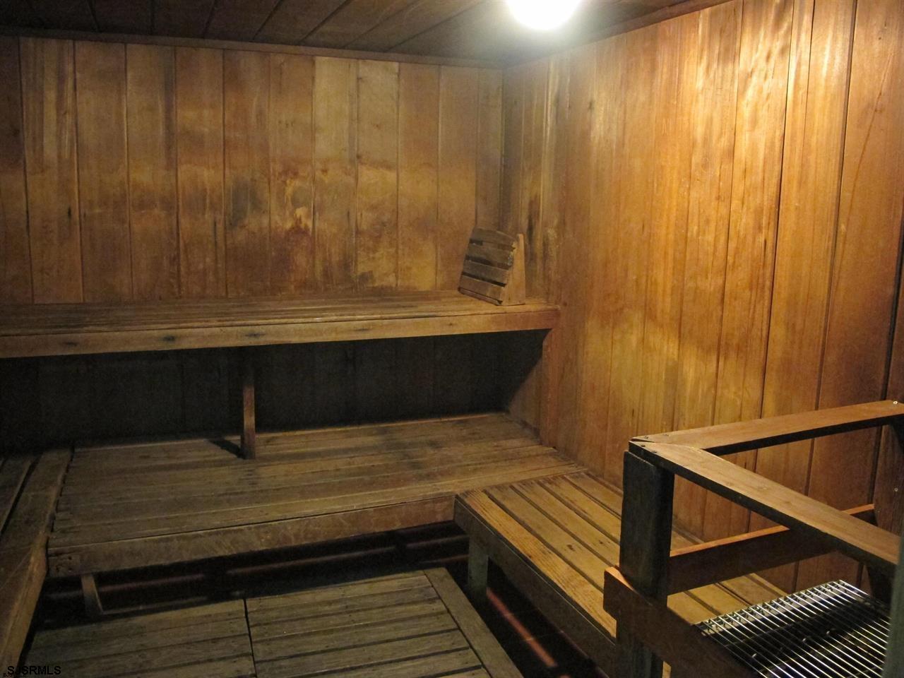 2721 Boardwalk Unit: 1517