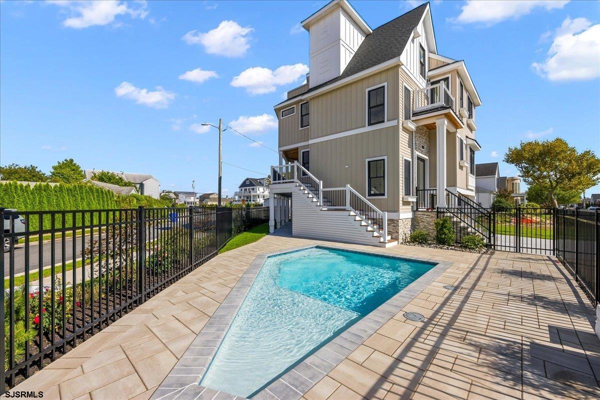 323 N Huntington Ave