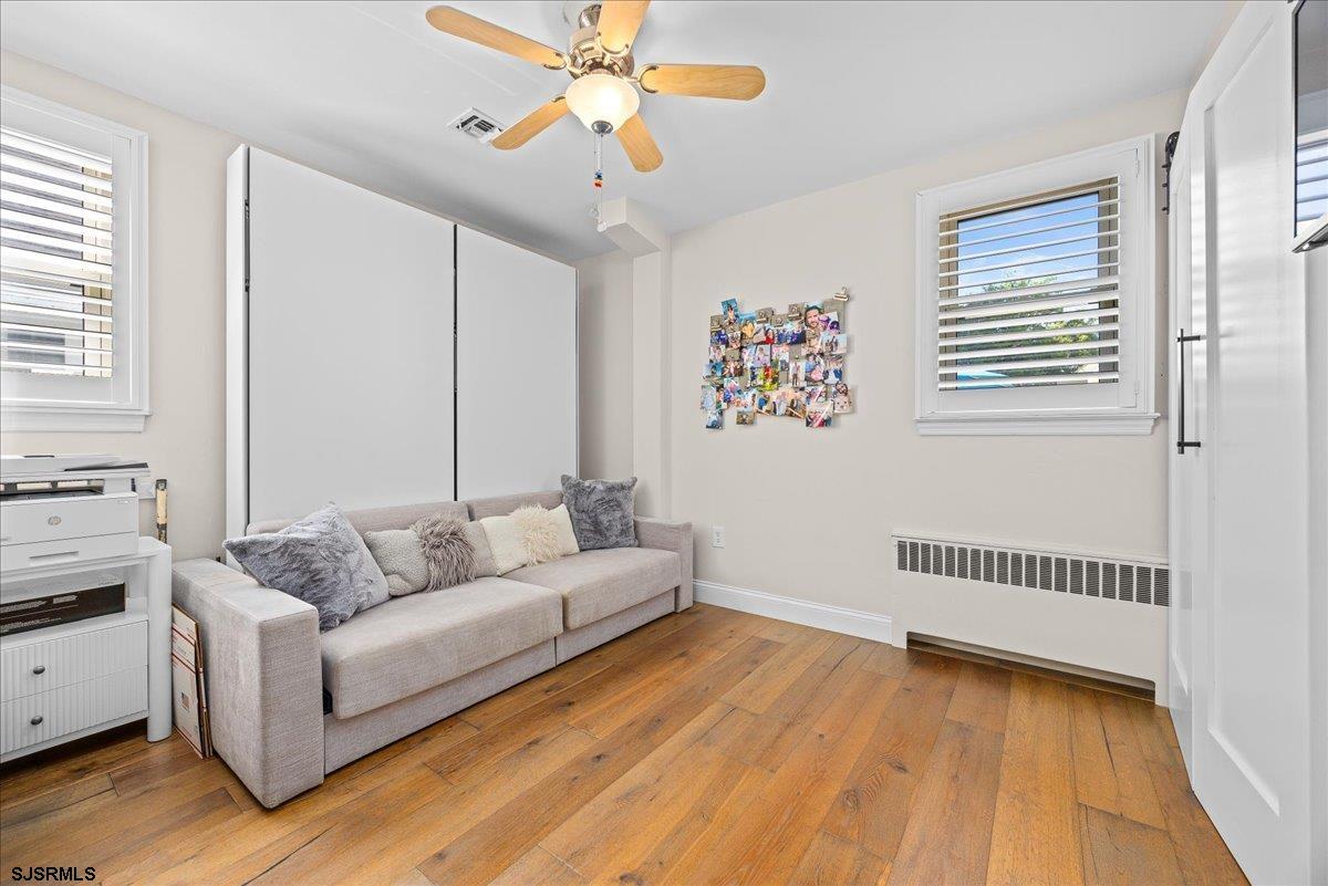 18A N Essex Ave