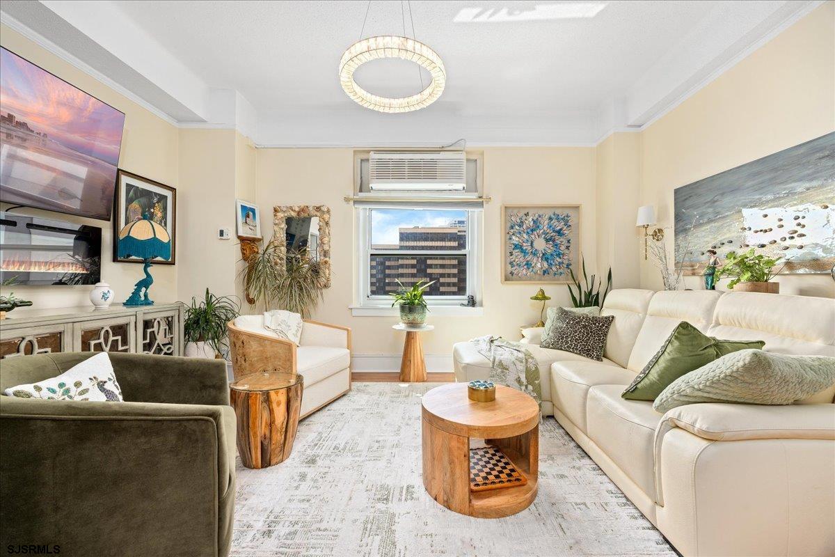 2721 Boardwalk Unit: 809