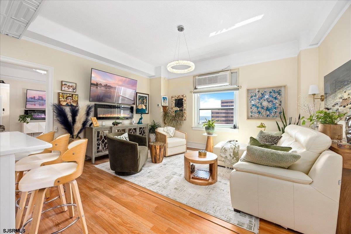 2721 Boardwalk Unit: 809