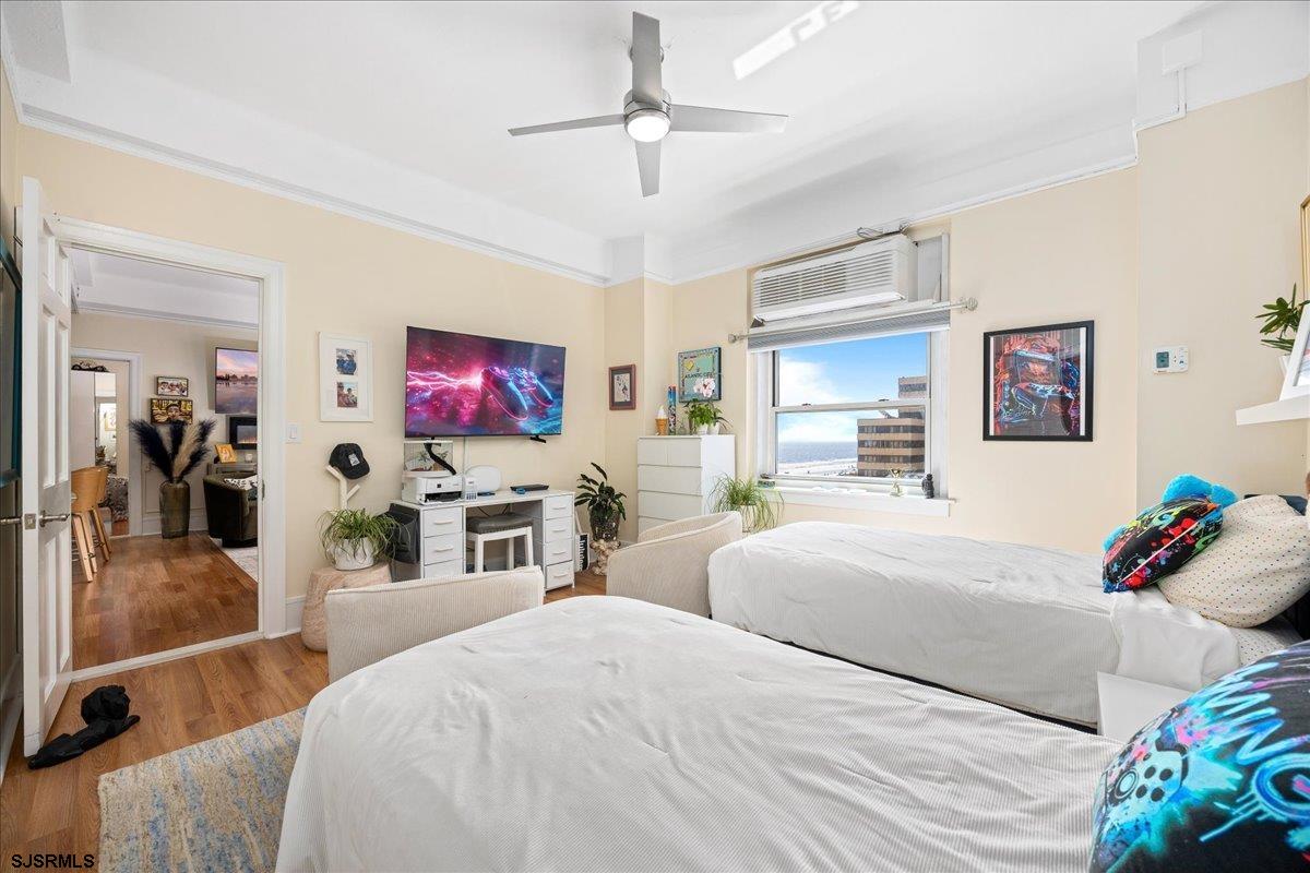 2721 Boardwalk Unit: 809