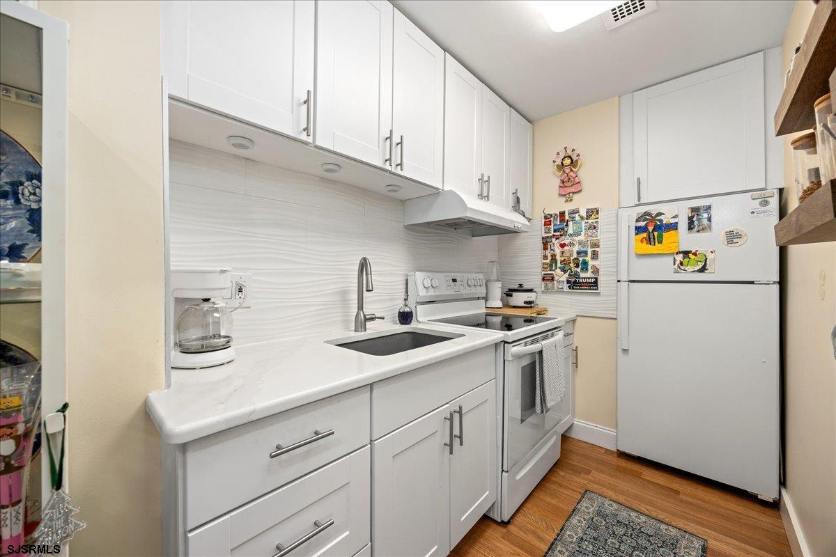 2721 Boardwalk Unit: 809