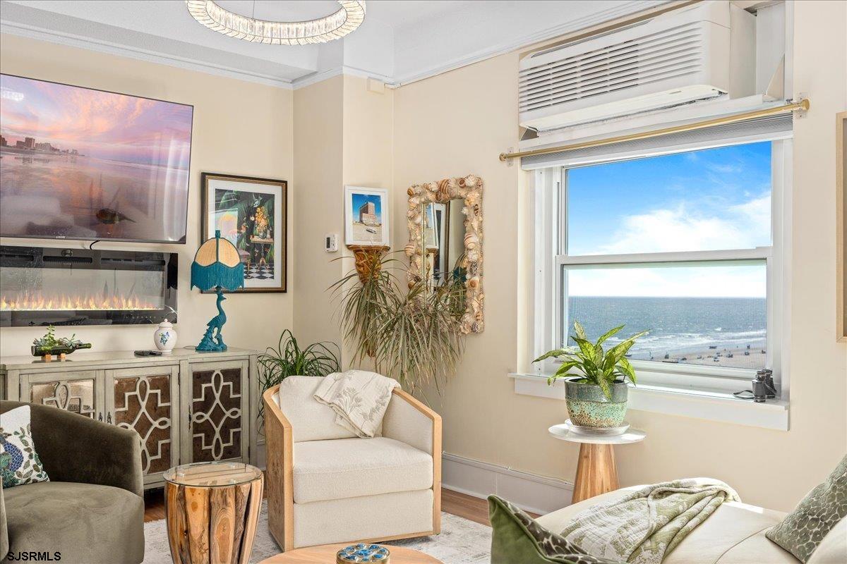 2721 Boardwalk Unit: 809