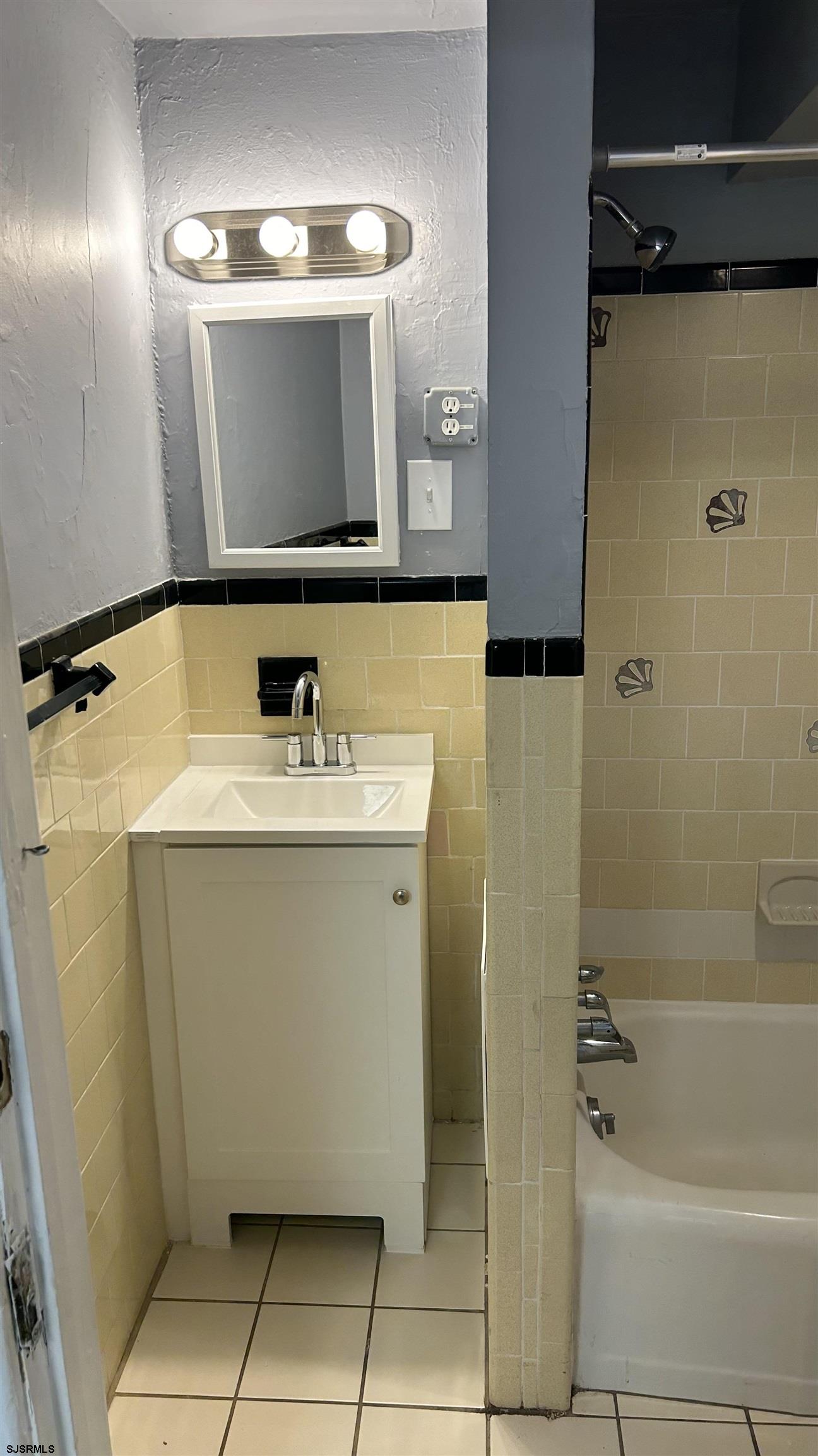 55 S Elberon Ave