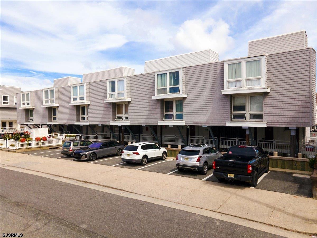151 N Annapolis Ave Unit: 2